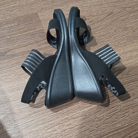 New SKECHERS Black Slip-On Memory Foam Wedge Sandals Shoes 11 - Picture 3 of 7